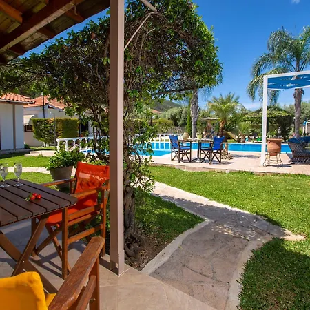 Villa Dimitris Apartments & Bungalows Frinion Exterior photo