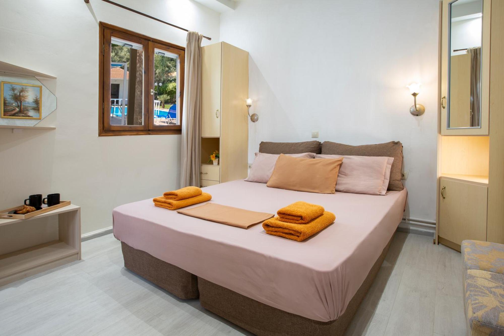 Dimitris & Apartment *